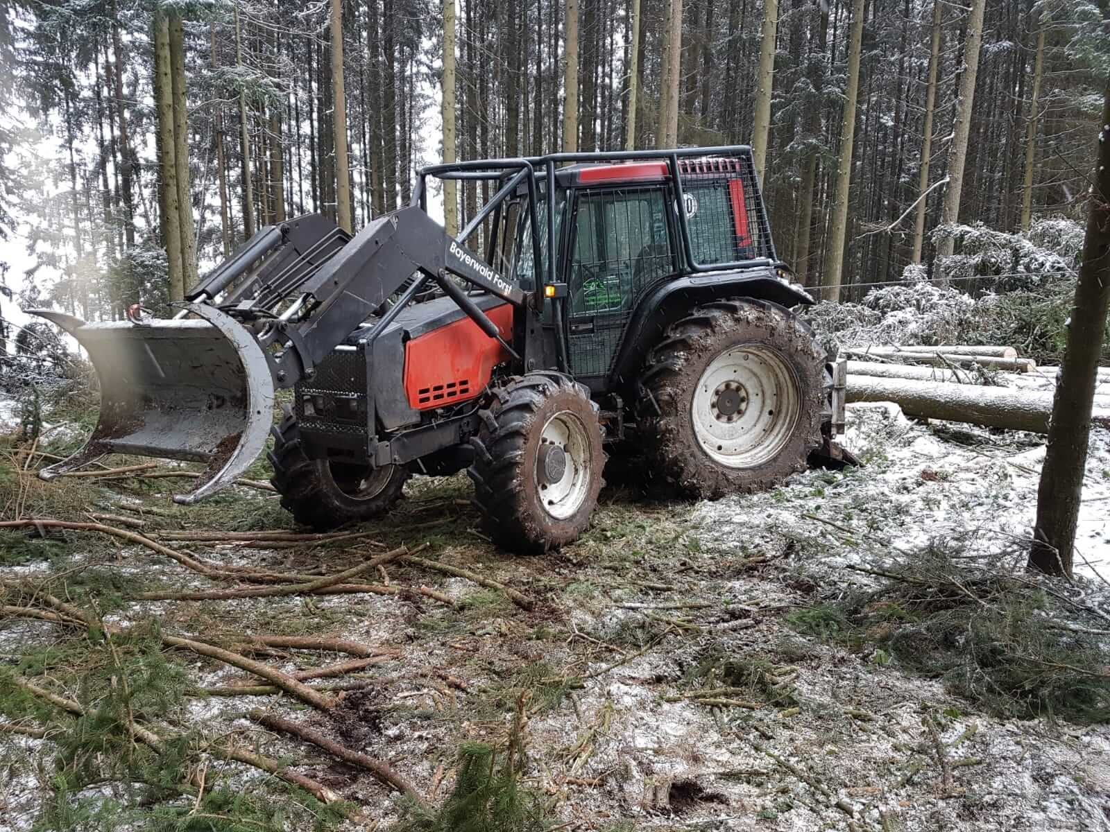 Forstspezialschlepper